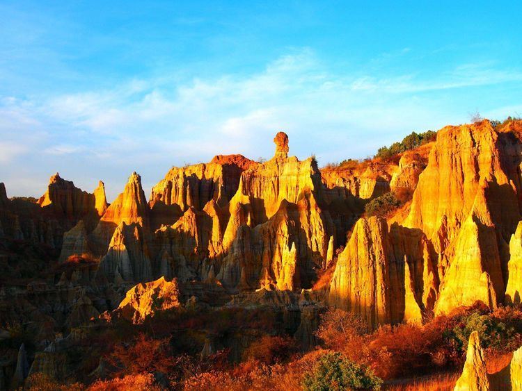 昆明西山旅游指南：最佳旅游季节的交通和门票