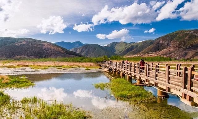 云南是最值得去的地方。云南有完整的旅游景点清单